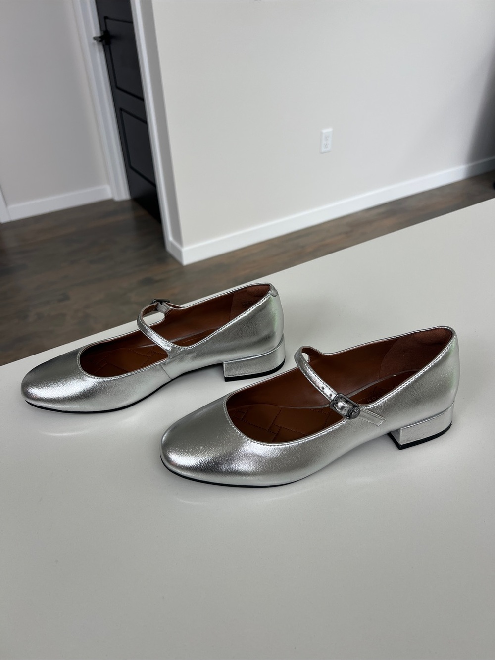 Kurt Geiger regent low heel mary jane silver metallic leather flats size 7 - Picture 8 of 11